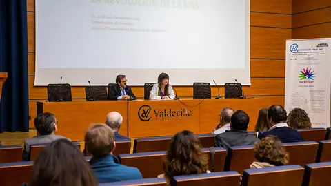 La directora médica del Hospital en la jornada (Foto: Gobierno de Cantabria)