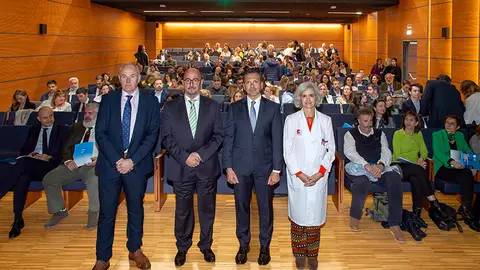 Autoridades durante la jornada (Foto: Gobierno de Cantabria)