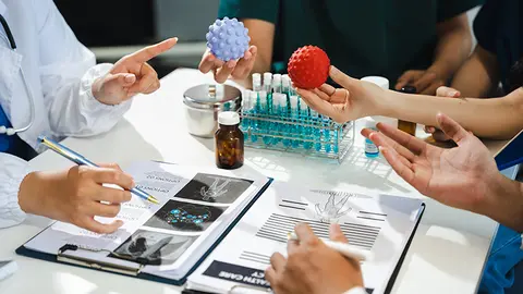Investigación en ciencia (Foto: Envato)